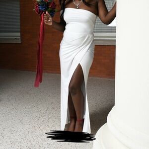 Elegant White Strapless Dress
